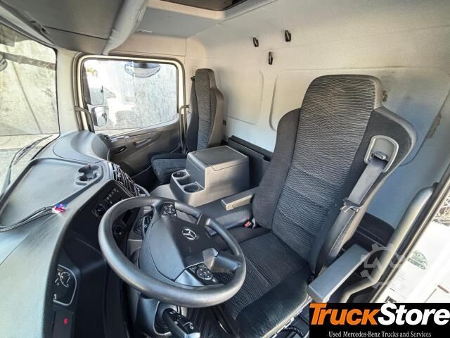 LKW mit Pritsche & Plane  Atego 1524 L