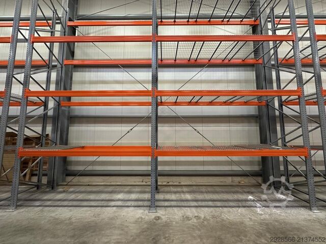 High-bay warehouse Regatix