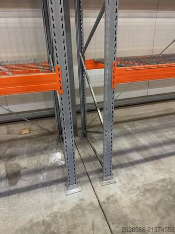 High-bay warehouse Regatix