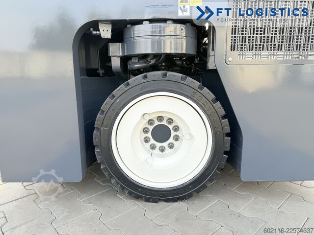 4-way forklift Combilift CB3000 DIESEL FULL CABIN TRIPLEX 6550