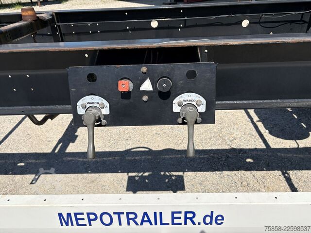 Anhänger-Wechselfahrgestell Krone Maxi BDF Lafette mit Breitreifen 445er