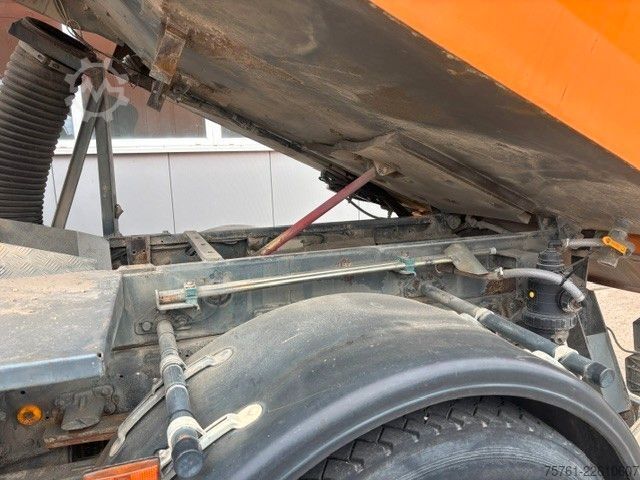 Kehrmaschine MERCEDES-BENZ 1417 K  Bucher Cityfant 60