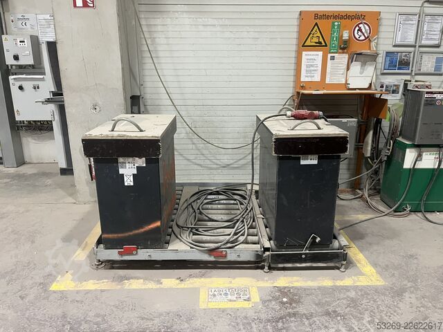 Cross-seat high-lift pallet truck Hubtex EFP 90/23-So.