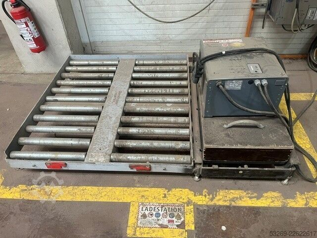 Cross-seat high-lift pallet truck Hubtex EFP 90/23-So.