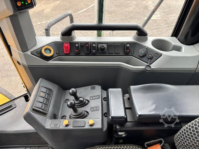 Wheel loader CAT 980