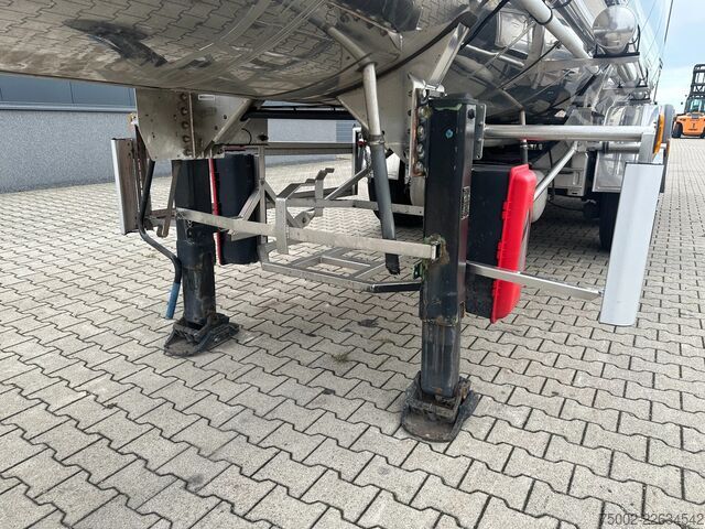 Lebensmitteltanker Magyar SRMAGD LEBENSMITTEL / 31.000L / 3 KAMMER / LEER...