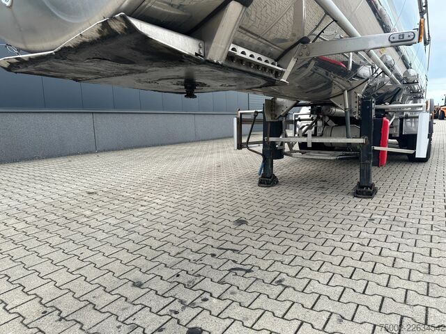 Lebensmitteltanker Magyar SRMAGD LEBENSMITTEL / 31.000L / 3 KAMMER / LEER...