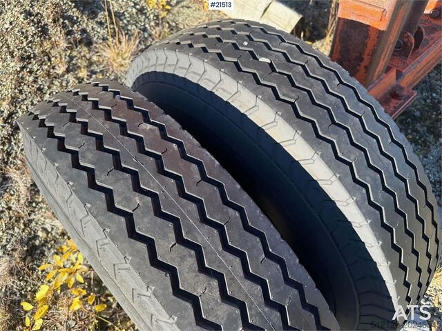 Grading plant Terex Finlay Hydrascreen screener with feed hopper