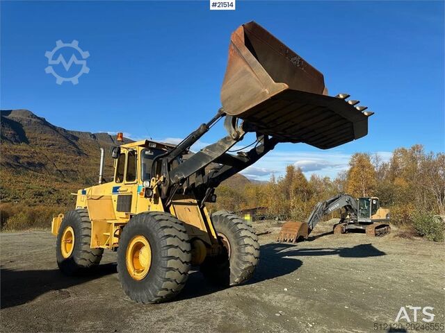 Wheel loader Volvo BM 4500 wheel loader w/ scale and bucket. WATCH VIDEO