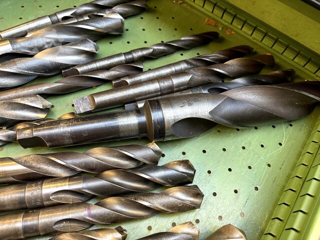 Workshop trolley with contents nan nan