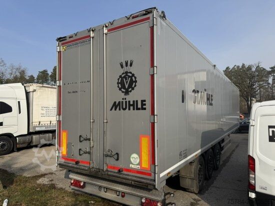 Walking floor semitrailer KRAKER 3-ACHS SCHUBBODENAUFLIEGER CF-Z