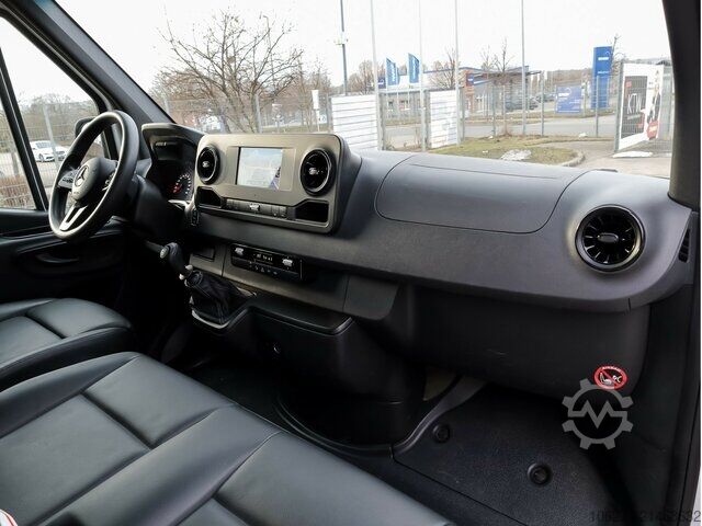Van Mercedes-Benz Sprinter 215CDI Pritsche,3.259mmRadstand,MBUX