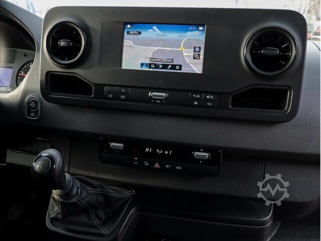 Van Mercedes-Benz Sprinter 215CDI Pritsche,3.259mmRadstand,MBUX