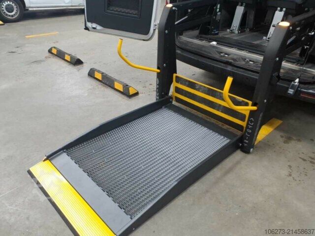 Van Mercedes-Benz Sprinter 317 CDI Kombi,Rollstuhllift,8Sitze