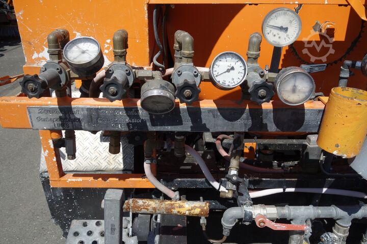 Cold Planers Iveco Iveco Turbo Daily 49-10 Markiermaschine Roadmarking Graco Hofmann