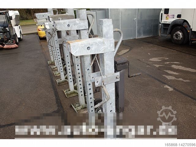 Road maintenance Küpper-Weisser Stützen Streuerstützen Gerätestützen Abstützung