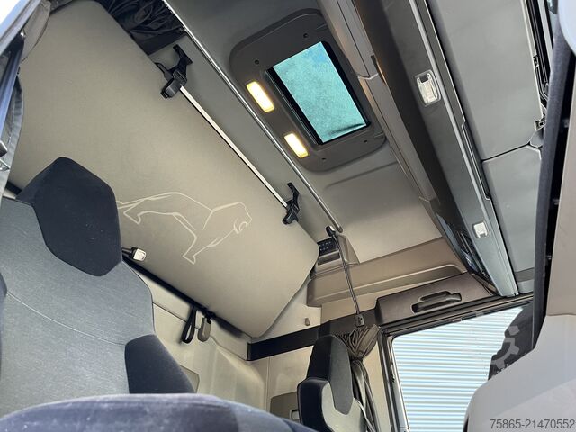 Standard tractor Man TGX 18.470 GX / ZF Retarder / Full LED / 2 Tank...