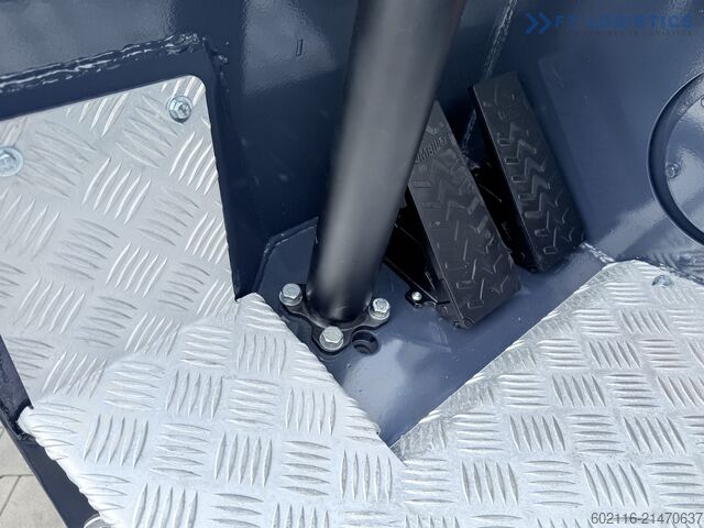 4-way forklift COMBILIFT CBE2500 TRIPLEX 5500 FORK POSITIONER