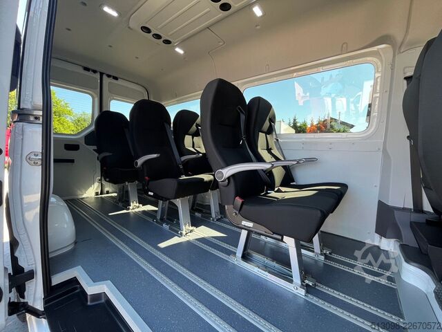 Kleinbus VW CRAFTER 2.0 TDI 9 SITZER AUTOMATIK KLIMAAUTO PDC
