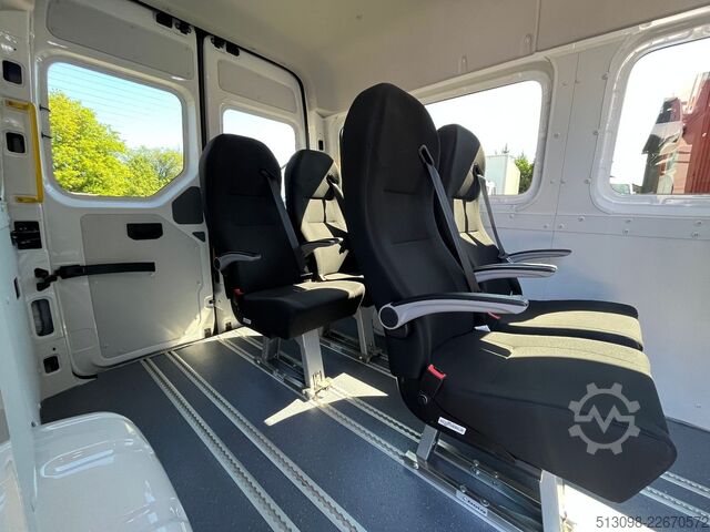Kleinbus VW CRAFTER 2.0 TDI 9 SITZER AUTOMATIK KLIMAAUTO PDC