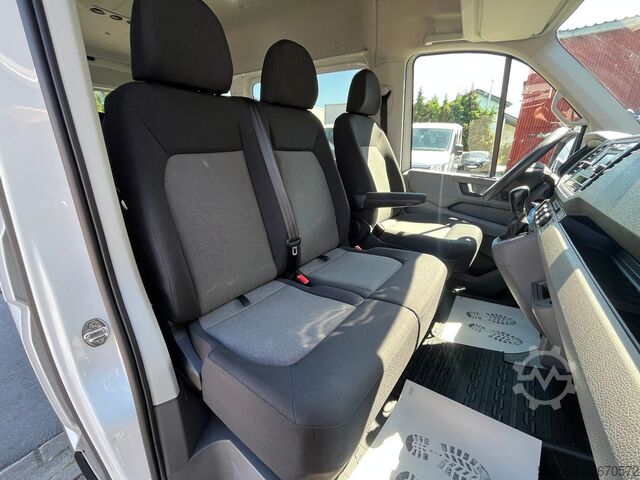 Kleinbus VW CRAFTER 2.0 TDI 9 SITZER AUTOMATIK KLIMAAUTO PDC