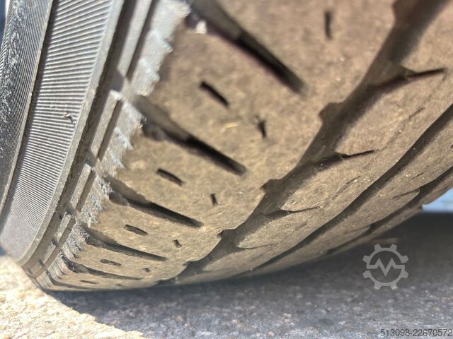 Kleinbus VW CRAFTER 2.0 TDI 9 SITZER AUTOMATIK KLIMAAUTO PDC