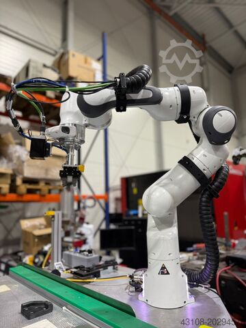 Industrial robot Franka Emika