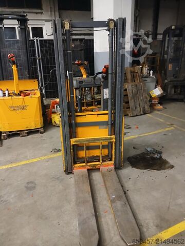 Palettenstapler Genkinger EGV12