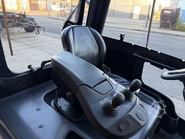 Elektro 4 Rad-Stapler Linde E25-01