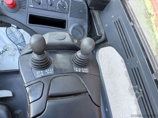 Elektro 4 Rad-Stapler Linde E25-01