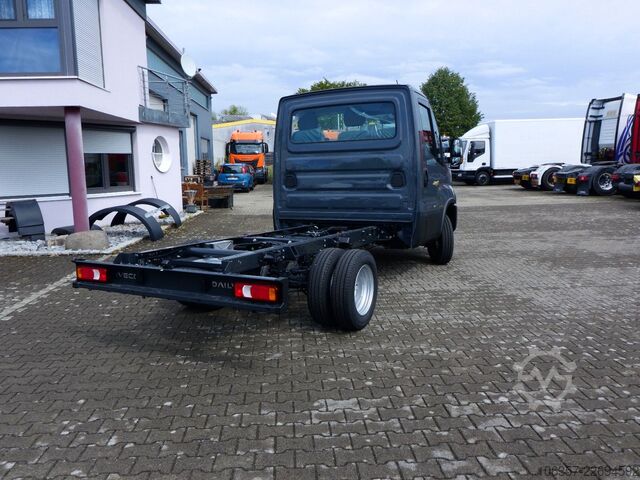Transporter Fahrgestell IVECO Daily 35C18H D 3,0 lRd.3000,  Klima Autom Differ