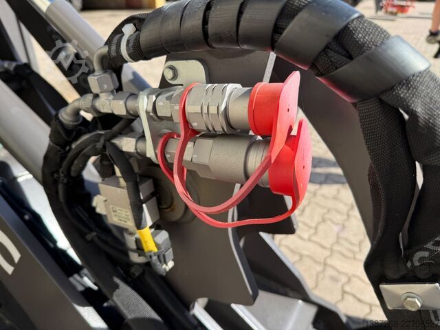 Radlader MECALAC MCL2 / Neuwertig / inkl. Schaufel