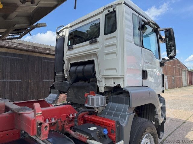 Three-sided tipper truck MAN 26.480 6x4BB Meiller Schalt Klima AHK Hydraulik