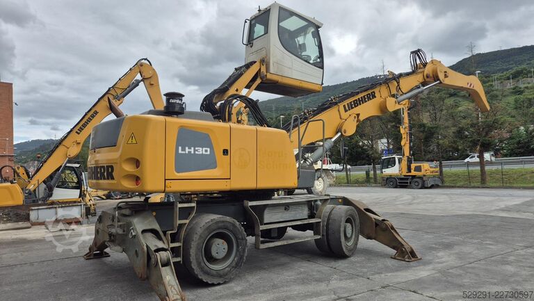 Umschlagbagger LIEBHERR LH 30 M Industry Litronic