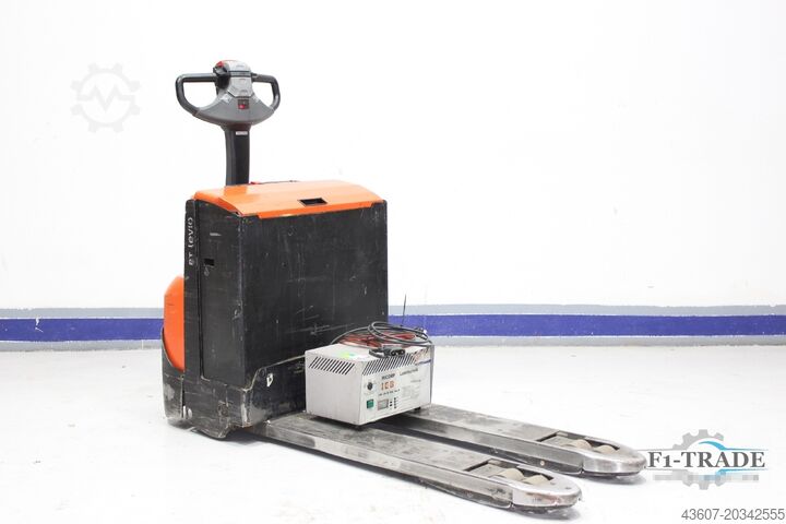 Elektrischer Hochhubwagen / Eletric Pallet Truck BT LWE200