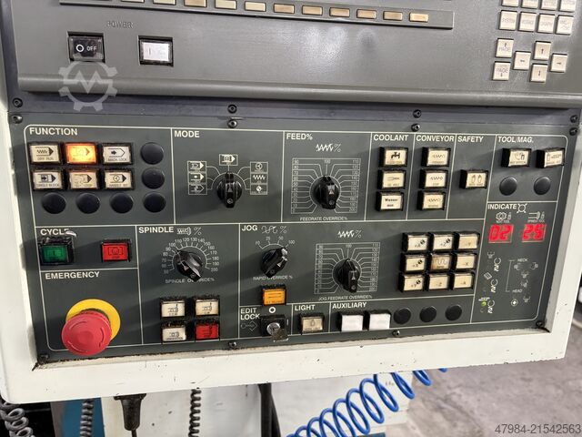 Vertikales Bearbeitungszentrum YCM SUPERMAX V116B