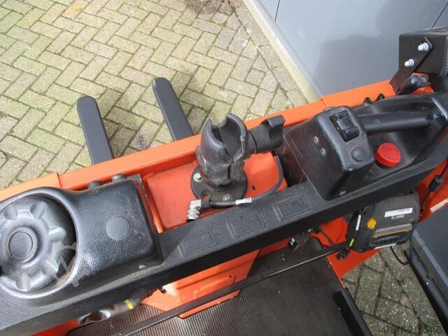 Hochhubkommissionierstapler TOYOTA OME 100M