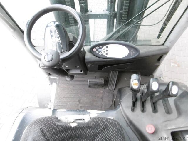 Electric 4-wheel forklift STILL RX 60-45