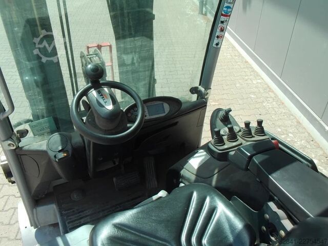 Electric 4-wheel forklift STILL RX 60-25