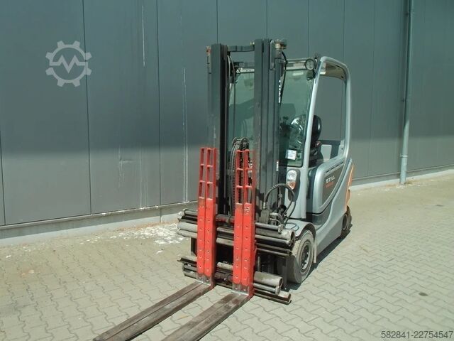 Electric 4-wheel forklift STILL RX 60-25