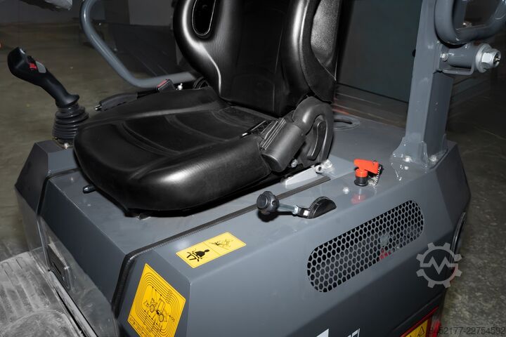 Loader HZM 807 Profi PErkins 25PS