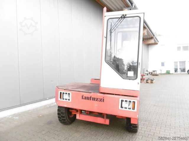 Side loader forklift FANTUZZI SF 50U