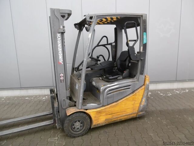 Electric 3-wheel forklift JUNGHEINRICH EFG 216k GE120-310ZZ