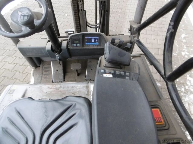 Electric 3-wheel forklift JUNGHEINRICH EFG 216k GE120-310ZZ