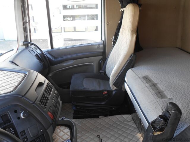 Standard tractor unit DAF 105.460