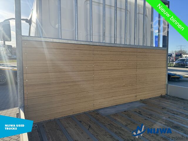 Autotransporter Renault D 250 4x2 Oprijwagen + Trekhaak