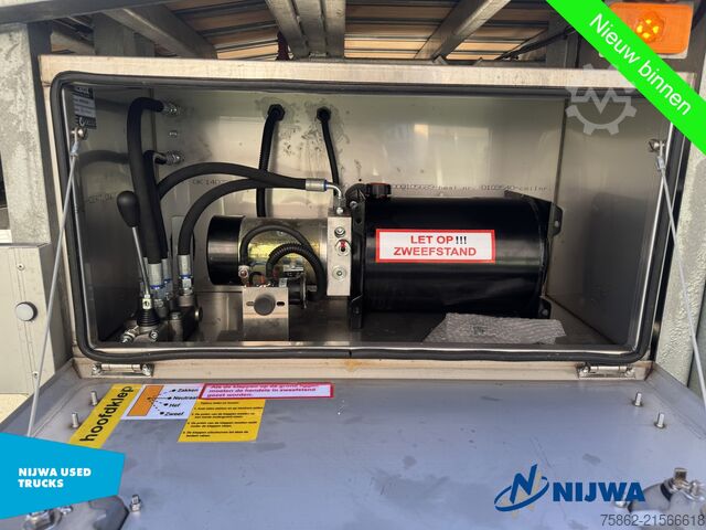 Autotransporter Renault D 250 4x2 Oprijwagen + Trekhaak