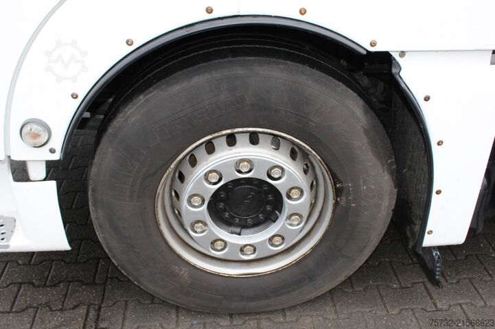 Standard tractor unit MAN TGX 18.460 E6 XXL  Retarder Kühlbox Navi 2Tanks