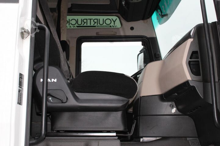 Standard tractor unit MAN TGX 18.460 E6 XXL  Retarder Kühlbox Navi 2Tanks