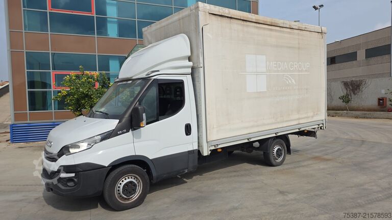 Transporter mit Koffer iveco Daily 35